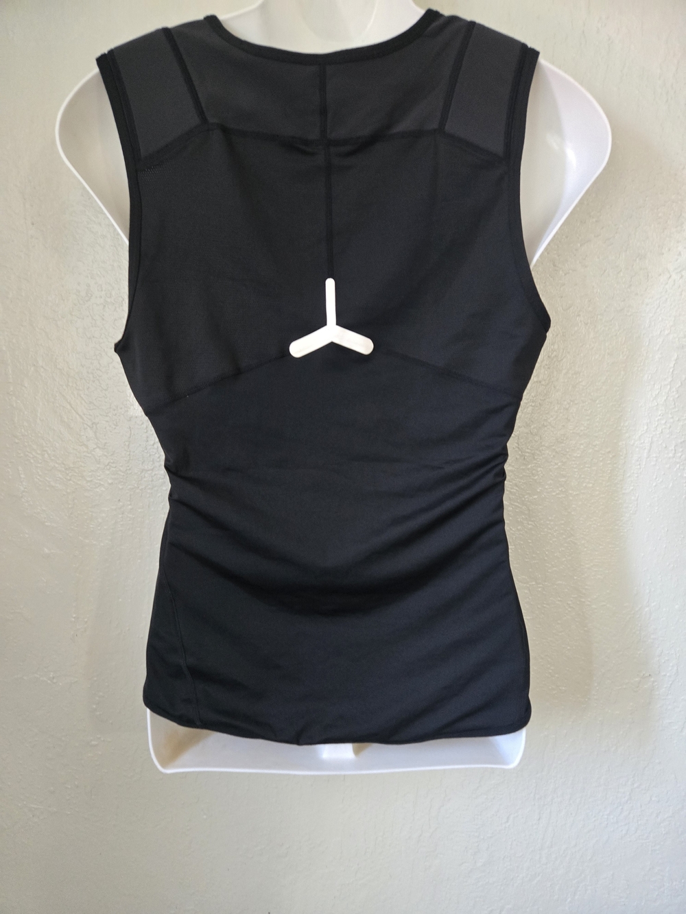 Nike Vapor Speed Black Athletic Sleeveless Top with White Swoosh - Picture 7 of 9